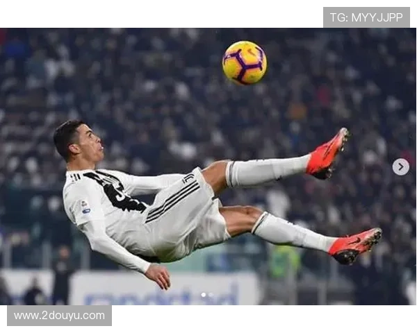 C罗倒钩惊艳全场球迷称其打破物理法则与时间静止的传奇瞬间